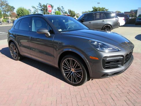 Used 2021 Porsche Cayenne S AWD/4WD image 82