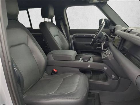 Used 2023 Land Rover Defender 110 X-Dynamic SE AWD/4WD image 17