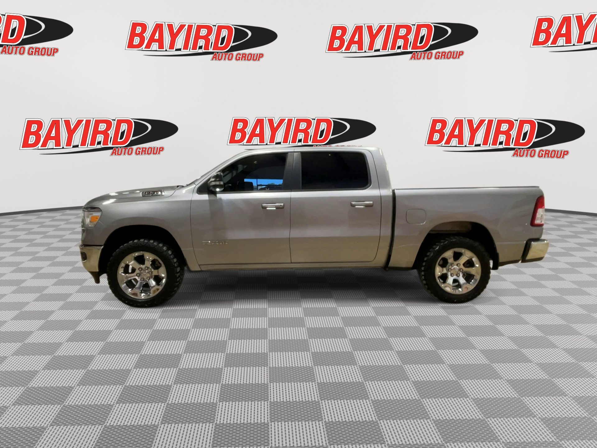 Used 2021 RAM 1500 4x4 Crew Cab image 5