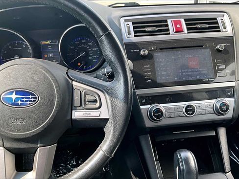 Used 2017 Subaru Outback 2.5i Limited AWD/4WD image 17