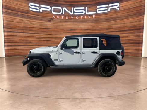 Used 2019 Jeep Wrangler Unlimited Sport image 2