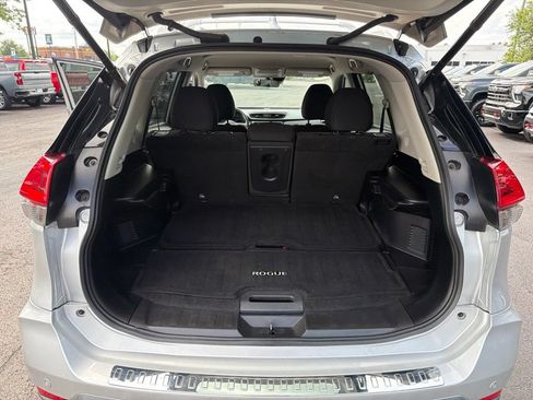 Used 2020 Nissan Rogue SV FWD image 8