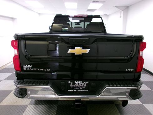 Used 2022 Chevrolet Silverado 2500 LTZ w/ LTZ Plus Package AWD/4WD image 12