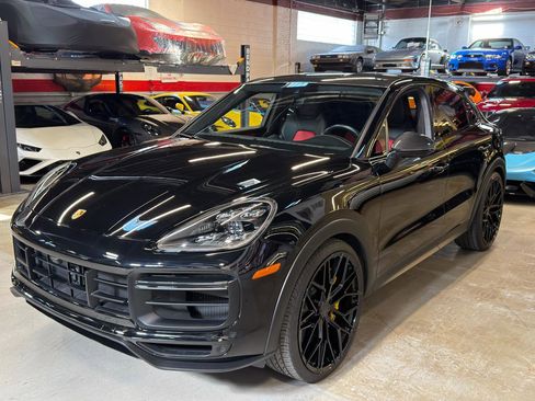 Used 2023 Porsche Cayenne Turbo GT image 10