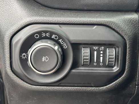 Used 2019 Jeep Wrangler Unlimited Sahara w/ Dual Top Group image 15