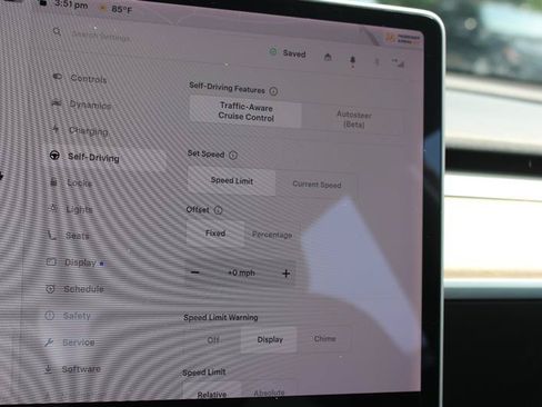 Used 2018 Tesla Model 3 Long Range RWD image 13