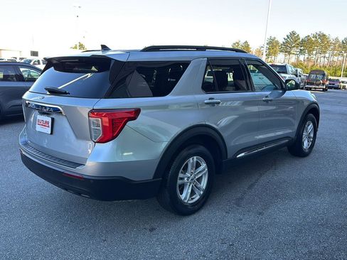 Certified 2023 Ford Explorer XLT image 5
