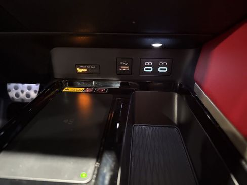 Used 2025 Toyota Camry XSE image 29