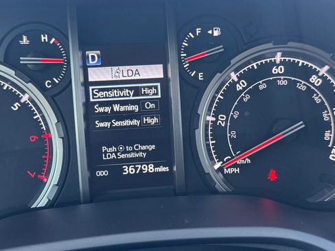 Used 2022 Toyota 4Runner TRD Sport AWD/4WD image 24
