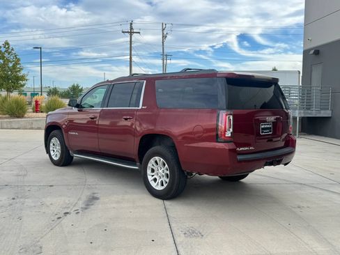 Used 2017 GMC Yukon XL SLT AWD/4WD image 3