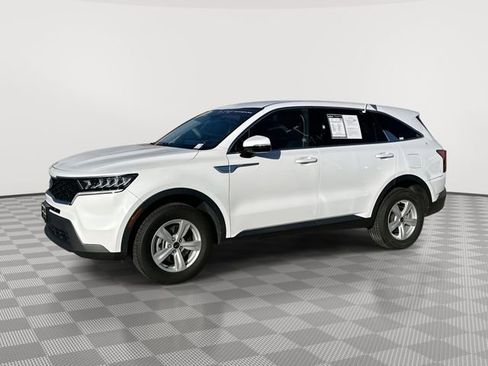 Used 2021 Kia Sorento LX image 1
