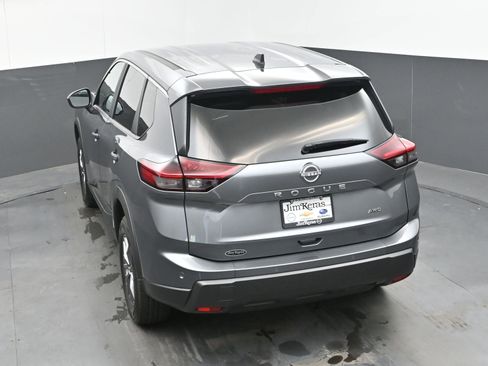 Certified 2025 Nissan Rogue S image 31