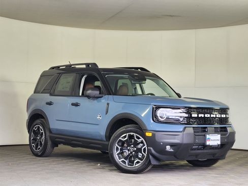 New 2026 Ford Bronco Sport Outer Banks w/ Outer Banks Tech Package+ AWD/4WD image 1
