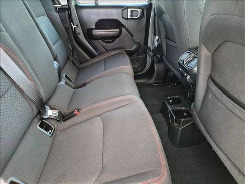 Used 2023 Jeep Gladiator Rubicon w/ Cold Weather Group AWD/4WD image 19