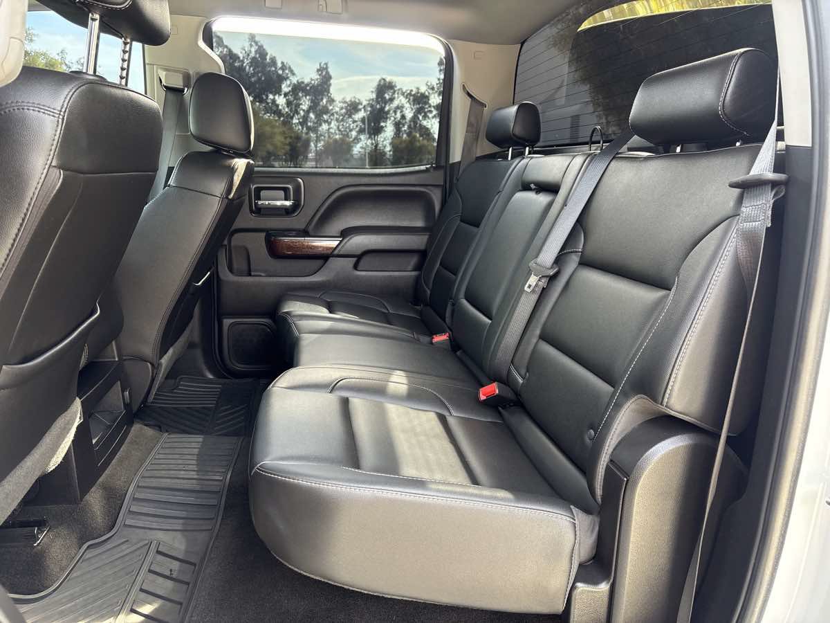 Used 2018 GMC Sierra 2500 SLT w/ Duramax Plus Package AWD/4WD image 12