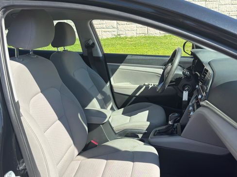 Used 2020 Hyundai Elantra SEL FWD image 28