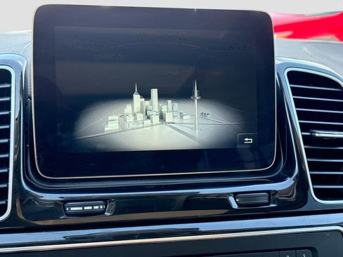 Used 2018 Mercedes-Benz GLS 450 4MATIC w/ Premium Package image 32