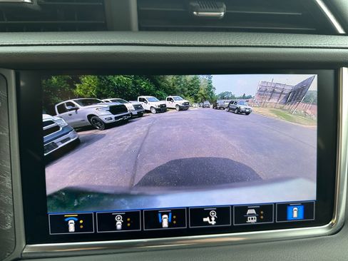 Used 2021 GMC Yukon Denali w/ Denali Premium Package AWD/4WD image 27