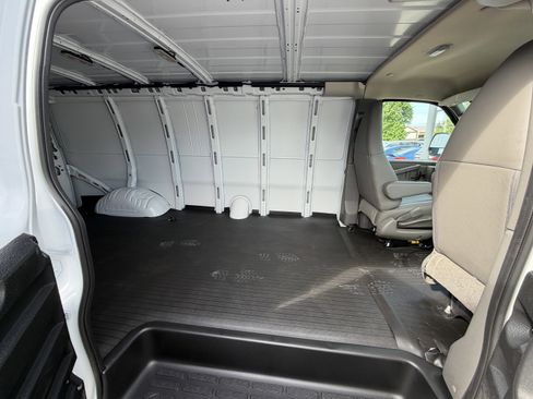 New 2026 Chevrolet Express 2500 Extended RWD image 23