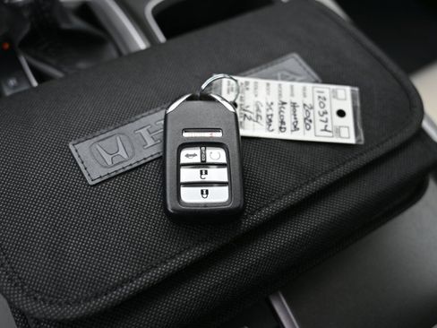 Used 2020 Honda Accord EX-L image 29