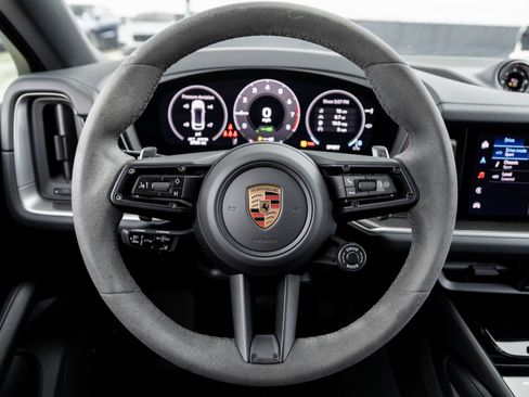 Certified 2025 Porsche Cayenne E-Hybrid Coupe image 13