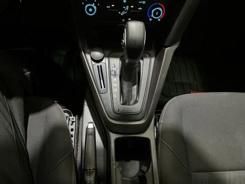 Used 2018 Ford Focus SE image 19