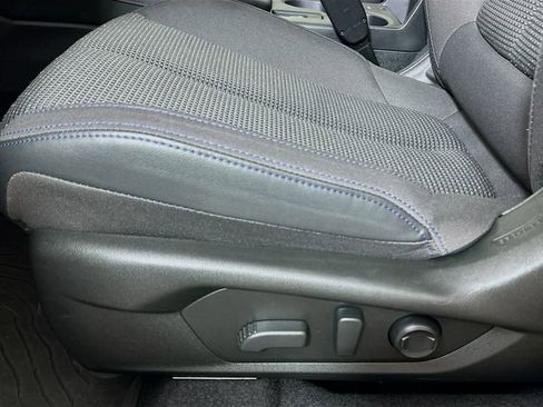 Used 2025 Subaru Forester Premium w/ Convenience Package #1 image 18
