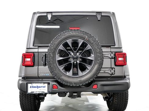 Used 2025 Jeep Wrangler Unlimited Sahara AWD/4WD image 6