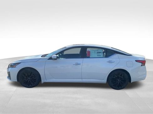 New 2025 Nissan Altima 2.5 SV w/ SV Special Edition Package image 4