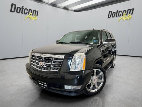 Used 2008 Cadillac Escalade AWD image 2