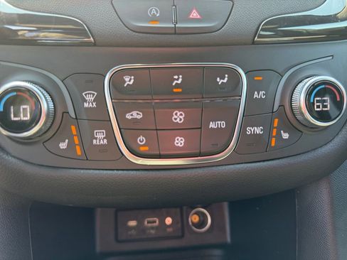 Used 2023 Chevrolet Equinox RS image 16