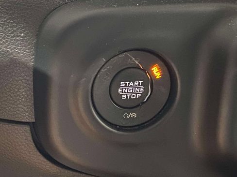Used 2019 Jeep Wrangler Unlimited Sport S AWD/4WD image 26