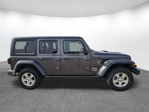 Used 2020 Jeep Wrangler Unlimited Sport S image 3