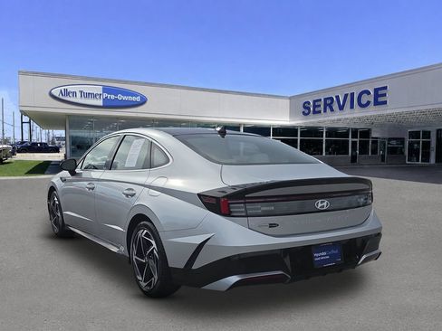 Certified 2025 Hyundai Sonata SEL FWD image 6
