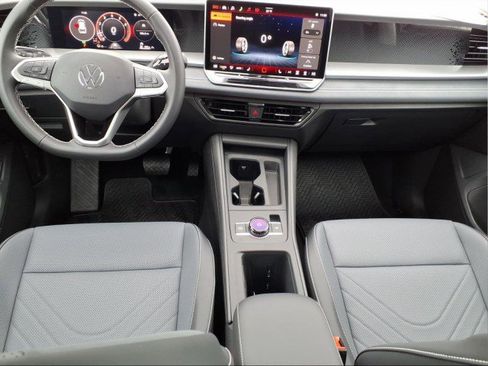 New 2026 Volkswagen Tiguan SE image 15