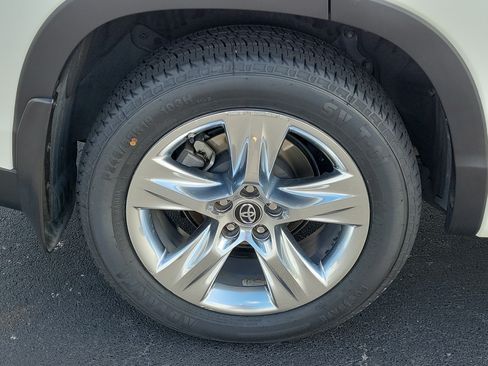 Used 2018 Toyota Highlander Limited AWD/4WD image 7