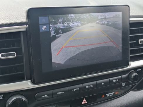 Used 2024 Hyundai Venue SEL FWD image 20