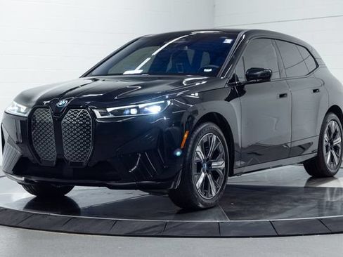 Used 2024 BMW iX xDrive50 w/ Premium Package AWD/4WD image 6