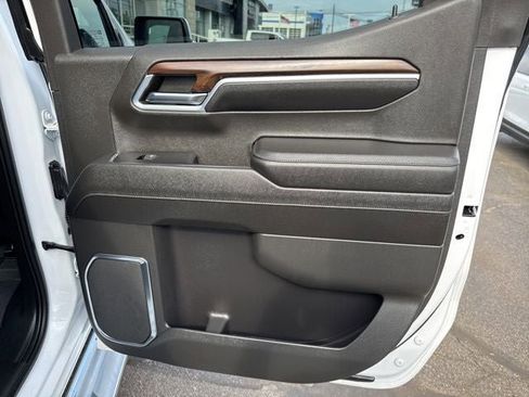Used 2023 GMC Sierra 1500 SLT AWD/4WD image 24
