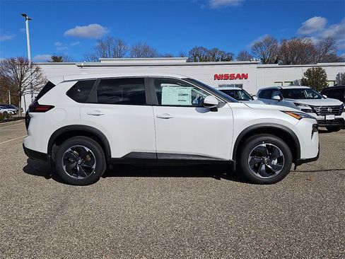 New 2026 Nissan Rogue SV image 7