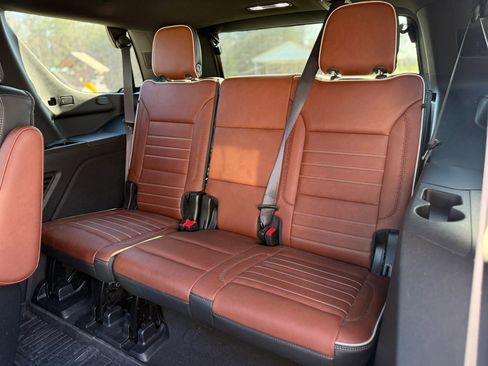 Used 2023 GMC Yukon Denali Ultimate w/ LPO, Floor Liner Package AWD/4WD image 15