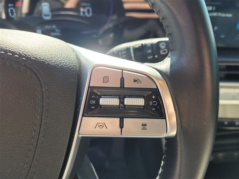 Used 2023 Kia Telluride S image 30