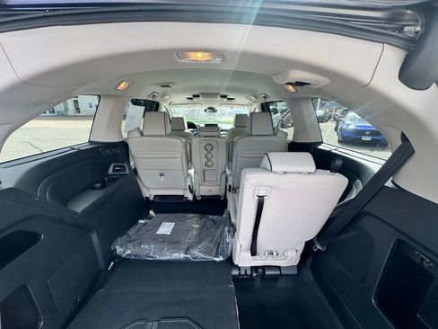 New 2026 Honda Odyssey Touring image 29