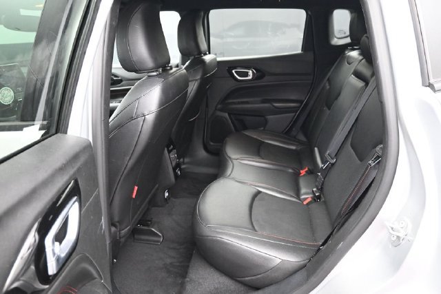 Used 2025 Jeep Compass Trailhawk AWD/4WD image 6