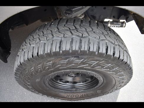 Used 2011 Ford F150 Raptor image 42