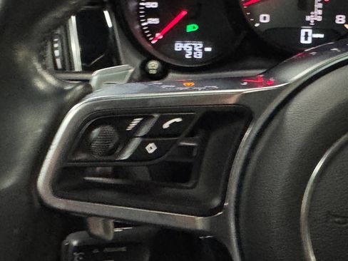 Used 2018 Porsche Macan S image 28