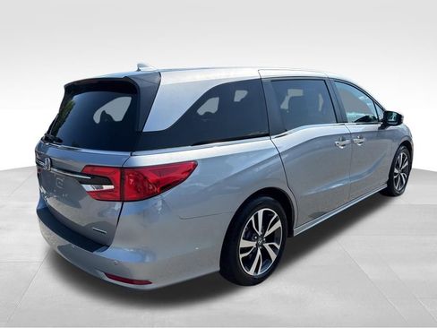 Used 2023 Honda Odyssey Touring image 5