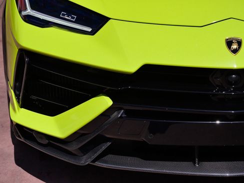 Used 2024 Lamborghini Urus Performante AWD/4WD image 10