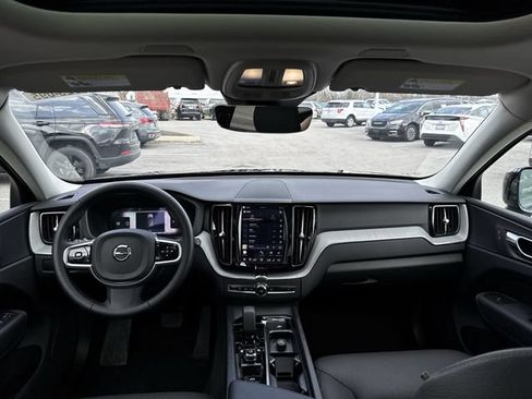 Used 2025 Volvo XC60 B5 Plus w/ Protection Package Premier AWD/4WD image 21