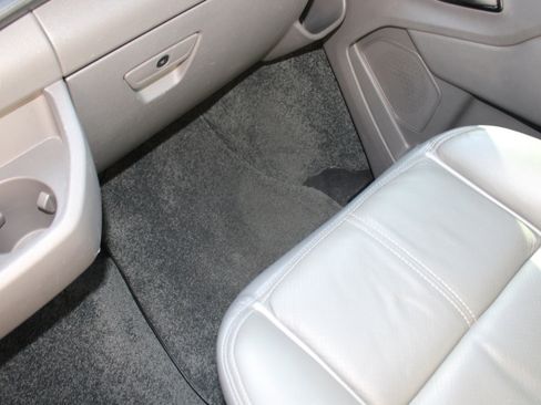 Used 2021 Ford Transit 150 Low Roof AWD image 27